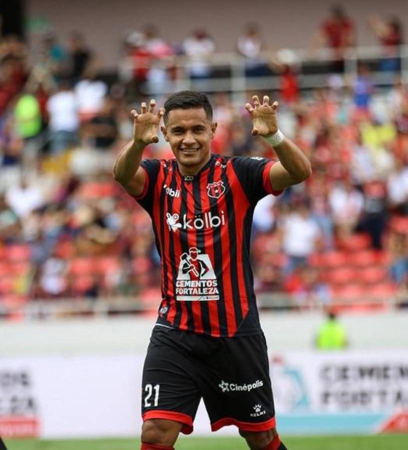 Roger Rojas revela la enfermedad que lo llevó al retiro y quién le salvó la vida al donarle un órgano