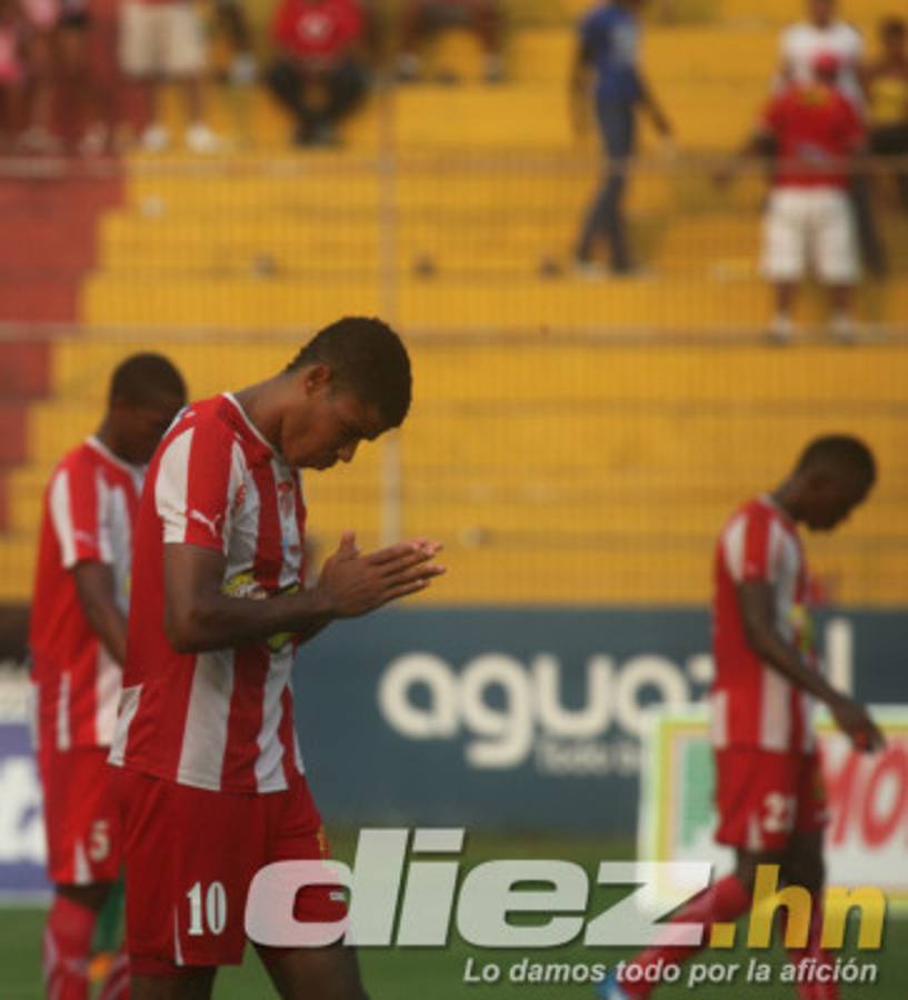 Polémico juego en La Ceiba Vida-Marathón