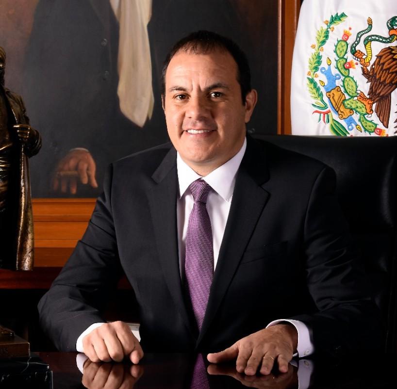 El presente inesperado de Cuauhtémoc Blanco: lo que cobra como gobernador, las fotos con criminales y una narcomanta