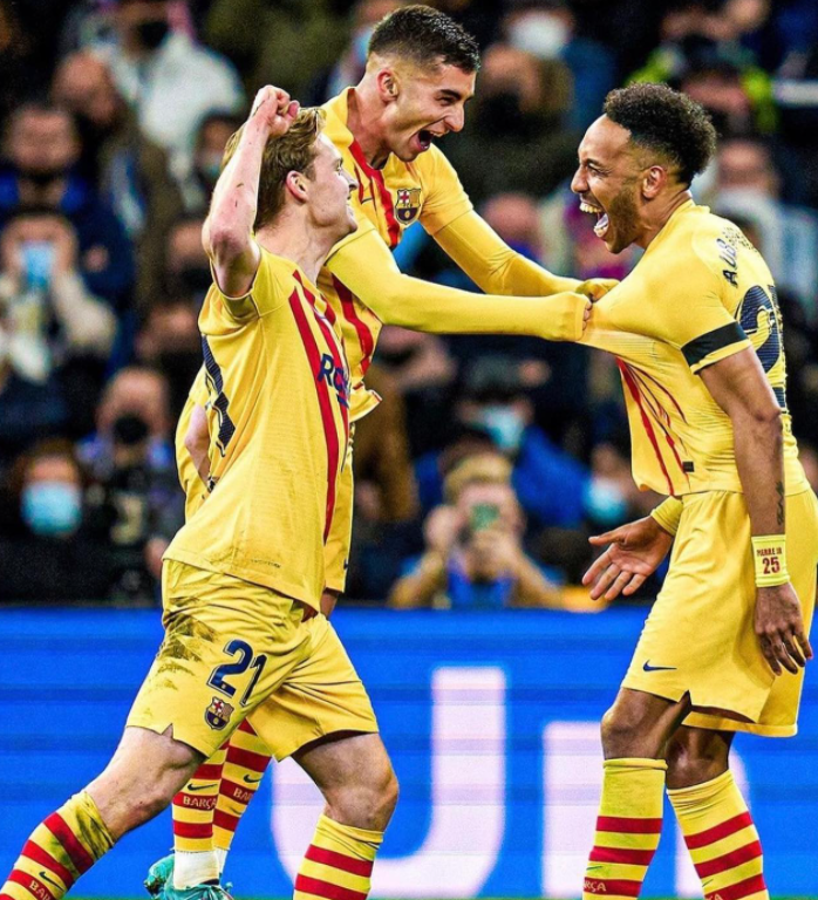 El ‘temible’ mensaje de Piqué y dardo de Aubameyang: así reaccionaron los jugadores del Barça tras golear al Real Madrid