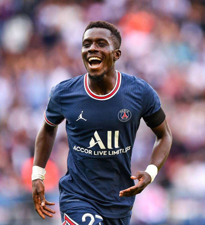 Mercado de Europa: Real Madrid anuncia baja y el delantero que espera su llamada; la nueva oferta del Barça y futbolista deja el PSG