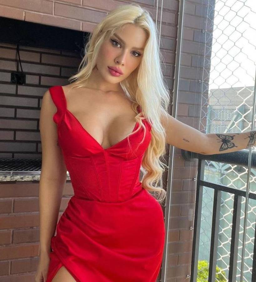 Karoline Lima, la sensual novia de crack del Real Madrid que dejó con la boca abierta a todos en el Bernabéu