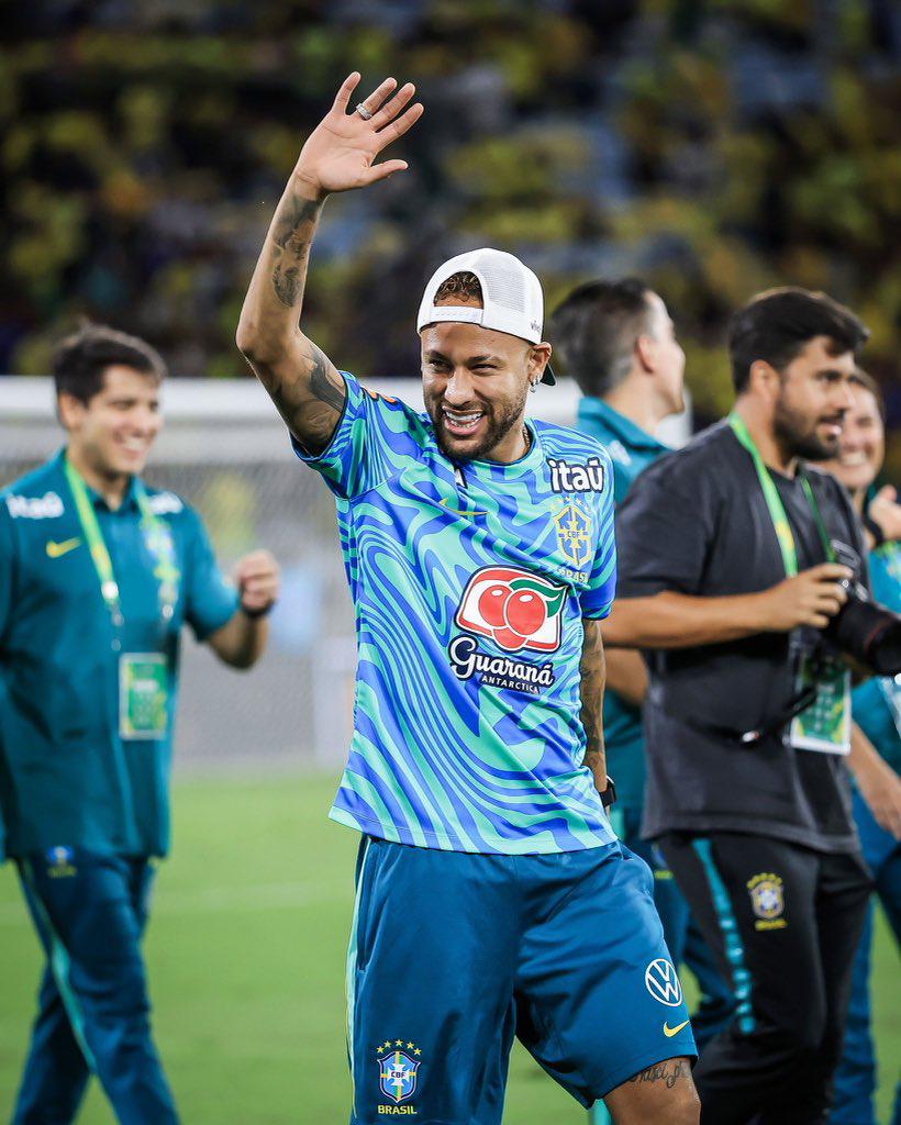 Neymar vuelve locos a los panameños tras la paliza de Brasil y un invitado de lujo