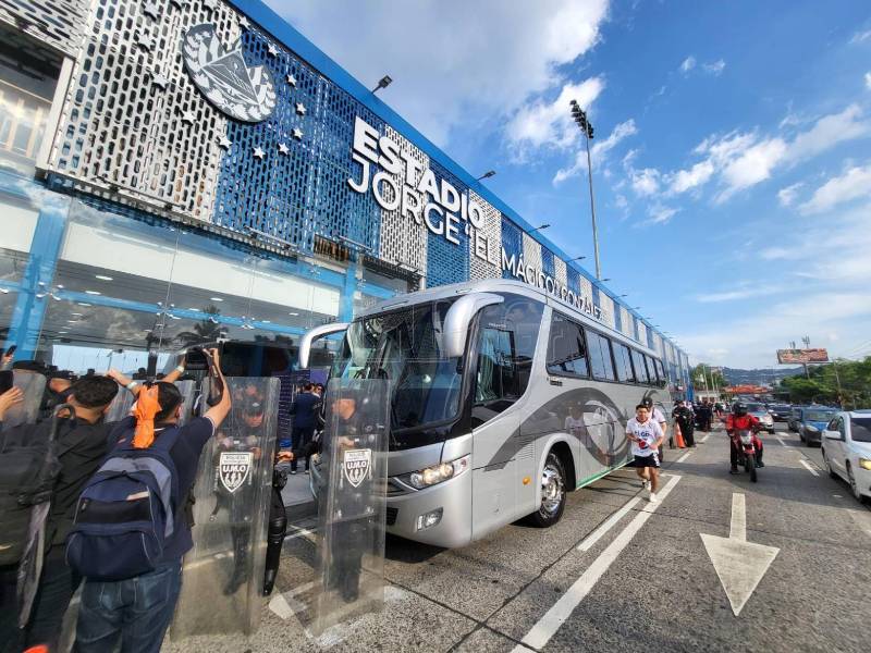 Los equipos de El Salvador estrenarán modernos buses para movilizarse y además se les inyectará muchos millones de dólares tras lograr nuevo contrato de TV.