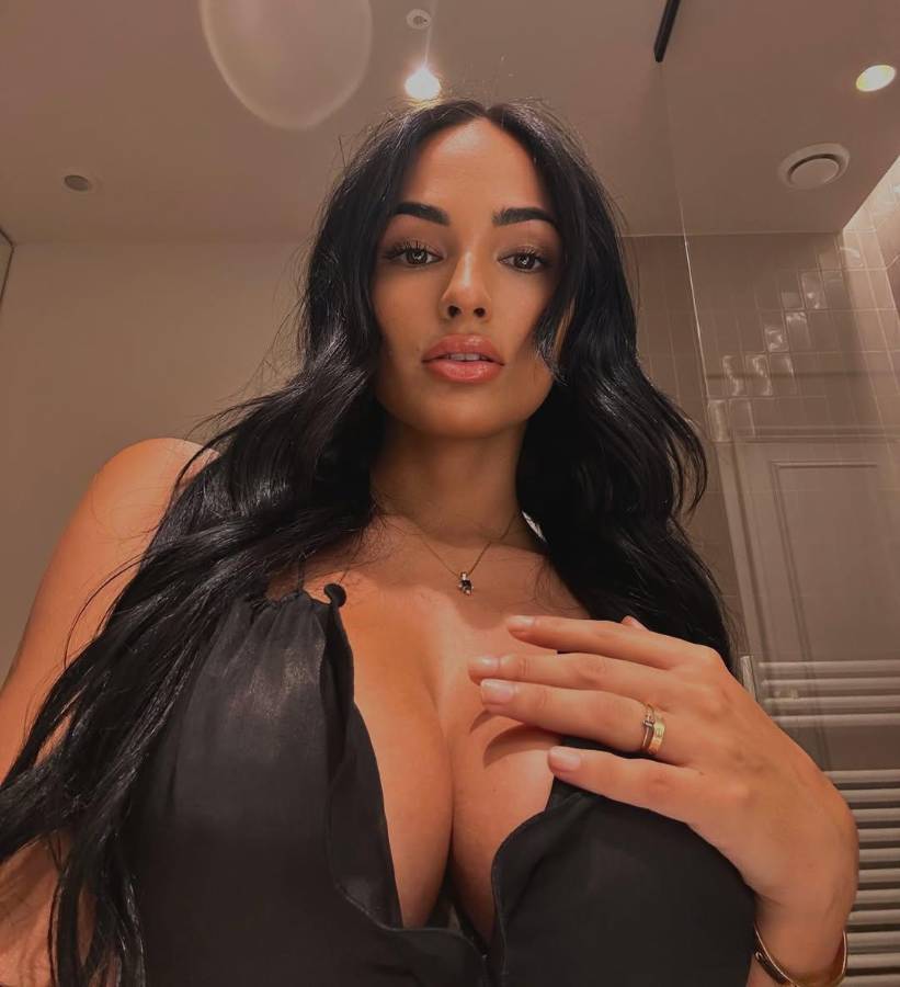 Modelo de OnlyFans en polémica tras filtrar mensajes con Iker Casillas y otra figura del fútbol: así reaccionó su esposa