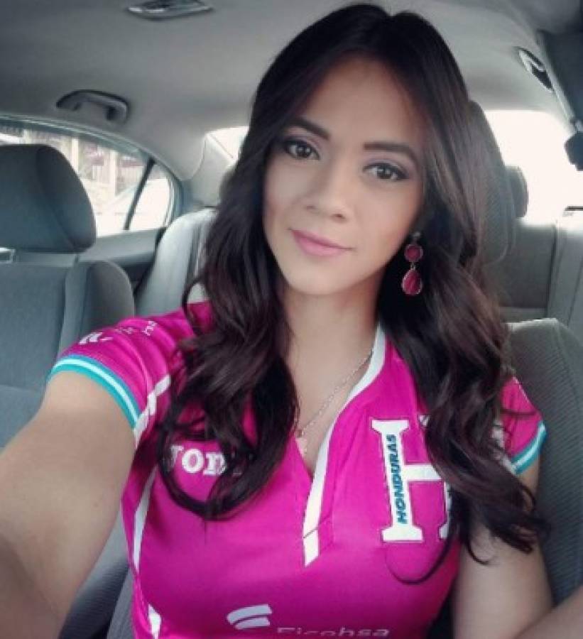 Las bellas chicas que siempre apoyan a la selección de Honduras