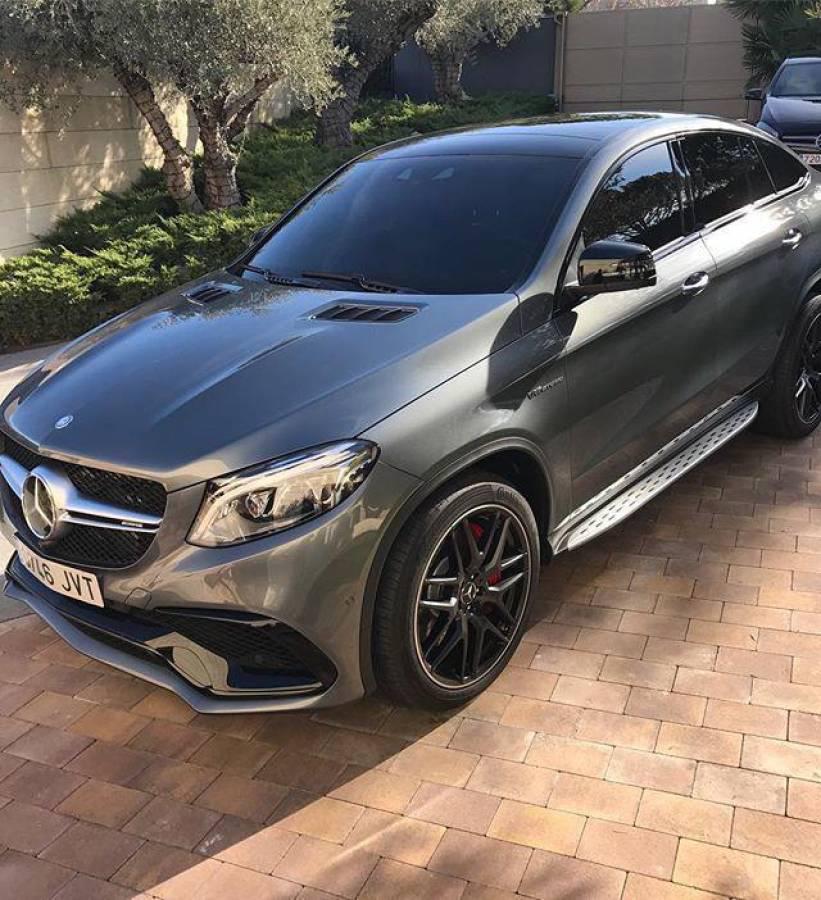 ¡Georgina le regaló una joya más! Asciende la impresionante colección de carros de Cristiano Ronaldo: un garaje galáctico