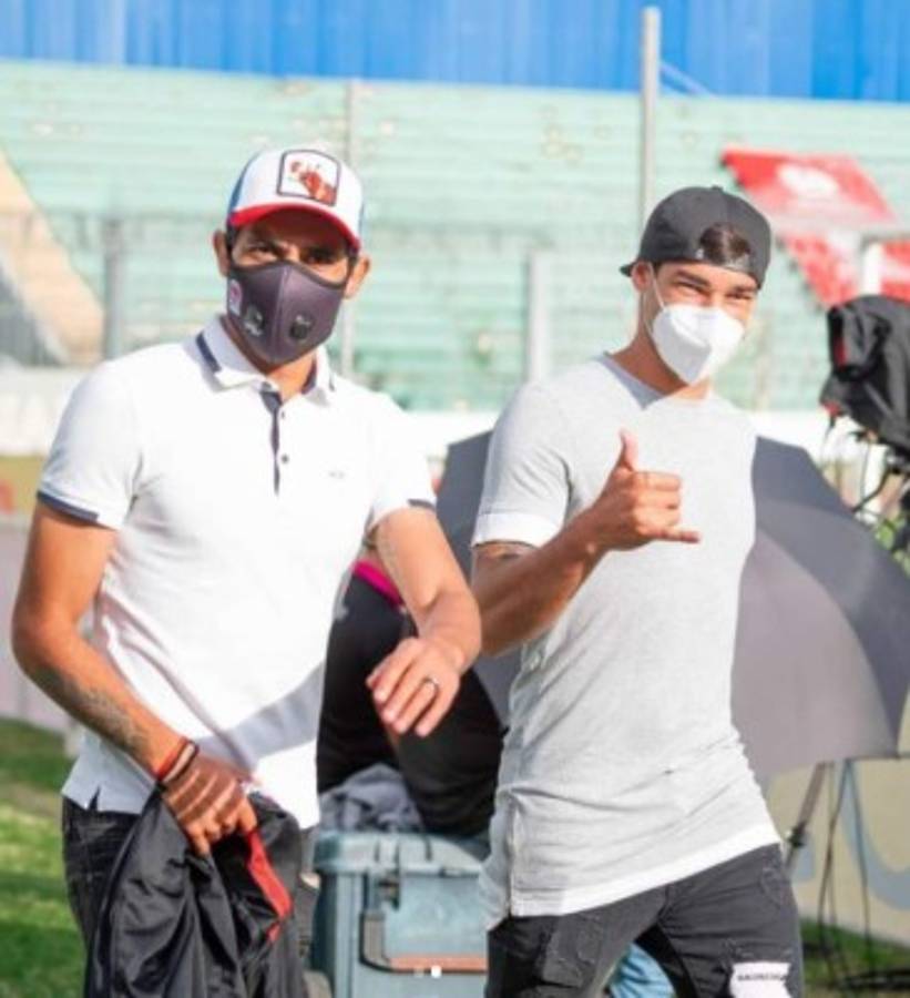 Exjugador del Olimpia se casa con hermosa paraguaya; figura del América de México lo felicita