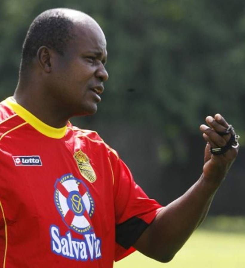 Los entrenadores hondureños que están sin dirigir en Liga Nacional