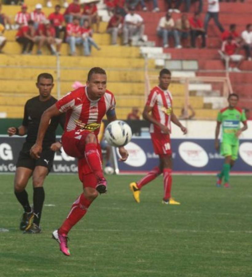 Grandes figuras del fútbol hondureño que salieron de equipos pequeños