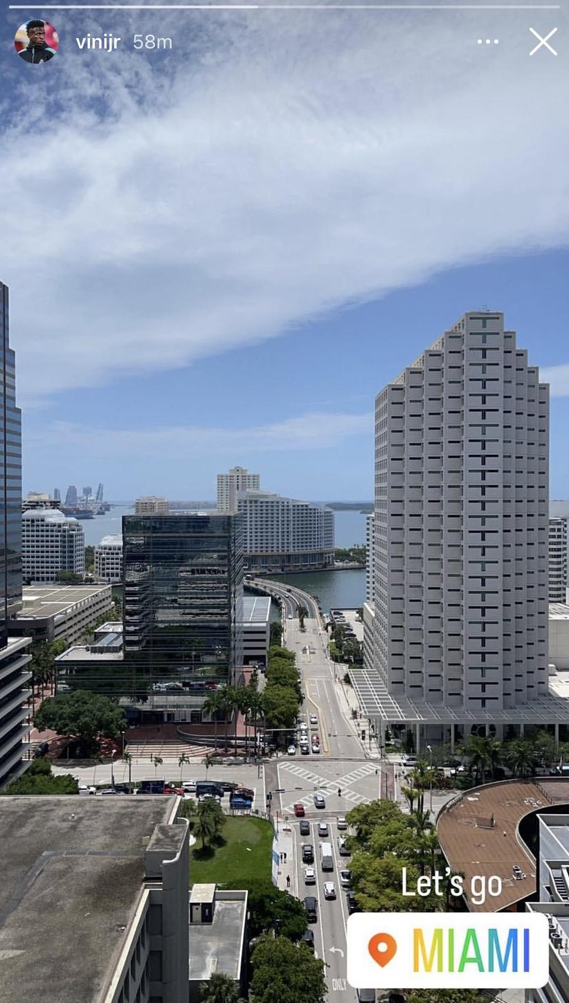 ¿Están juntos? Lo que se sabe sobre Vinicius y Ester Expósito tras el comentario del brasileño; ambos están en Miami