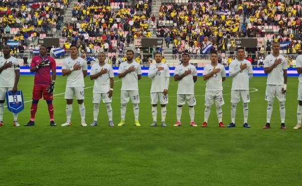 La Selección de Honduras cantando el Himno Nacional de nuestra querida patria.