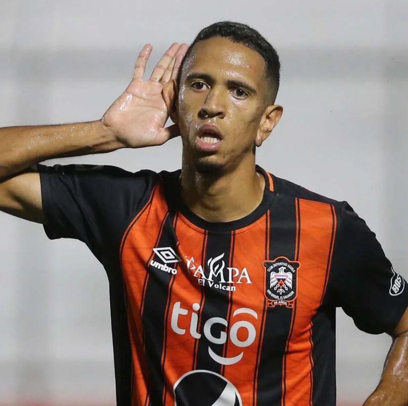 Desde mitad del 2020, el volante Maciel había jugado en el Águila de El Salvador. Allí disputó 74 partidos, anotando 16 goles.