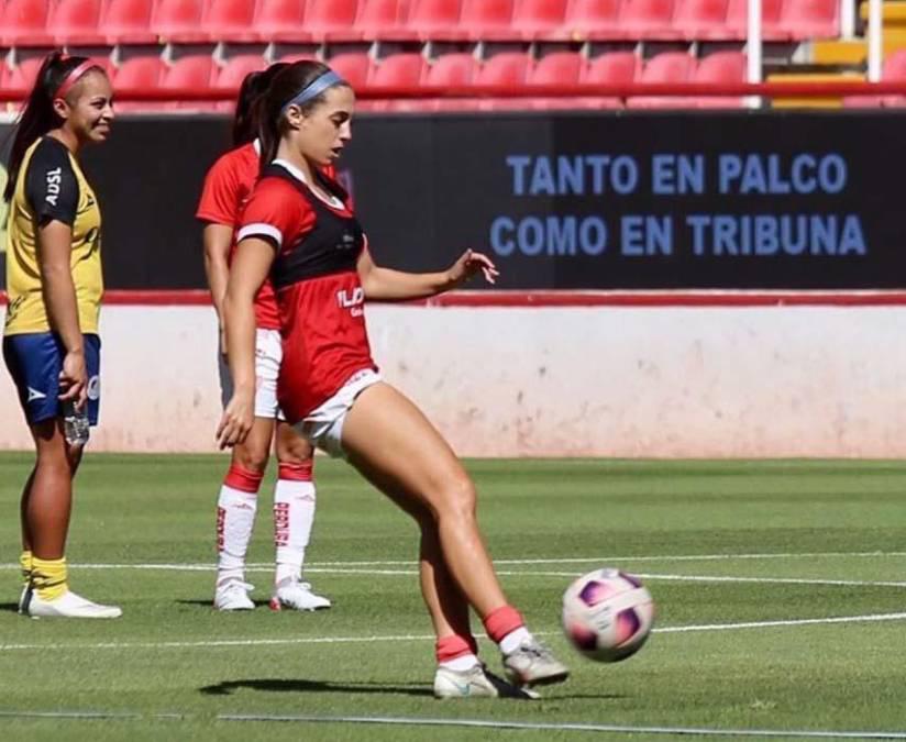 La echaron del Necaxa de la Liga MX y ahora tiene un inesperado trabajo: es considerada la futbolista más guapa