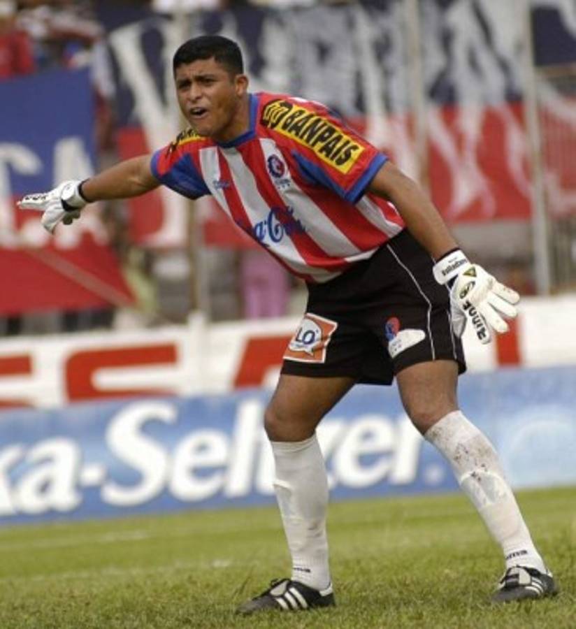 Conocé los futbolistas hondureños que se resisten al retiro