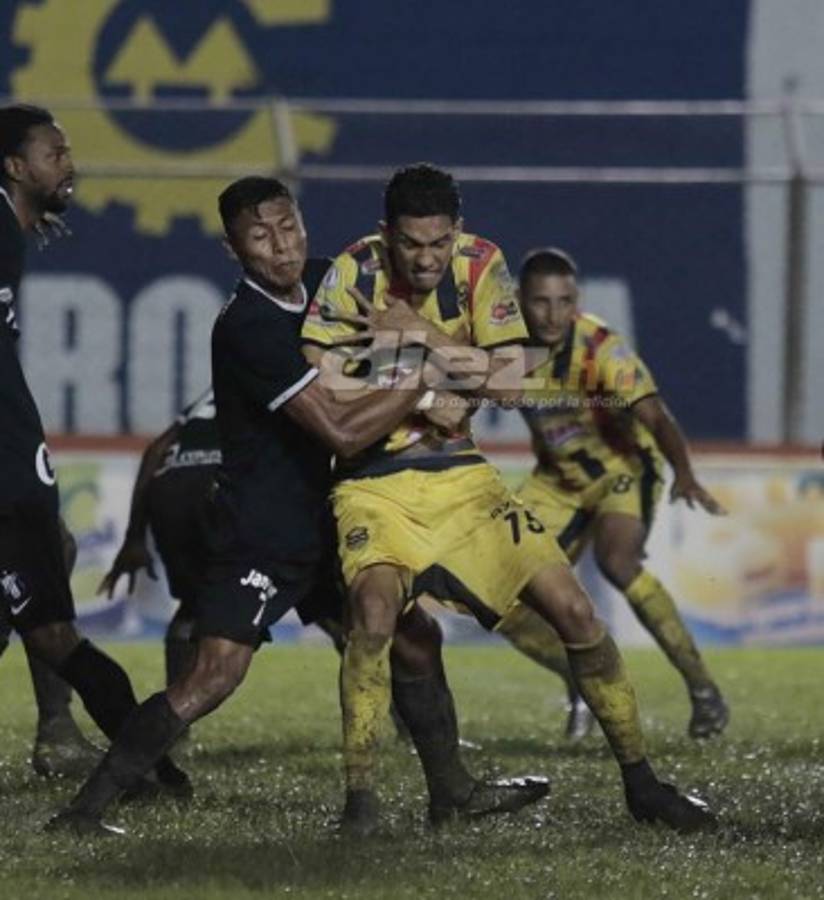 NO VISTE EN TV: Lluvia, mujeres lindas y susto en La Ceiba