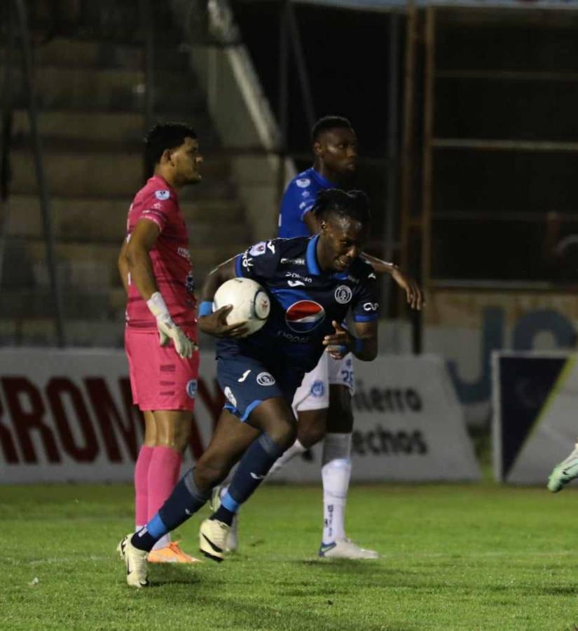 Jerry Bengtson le marcó al Vida y se acercó más al récord: ¿A cuántos goles está ahora de Wilmer Velásquez?