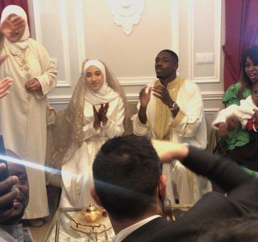 Siempre con el rostro cubierto: la influencer y misteriosa mujer que conquistó a crack del Barcelona