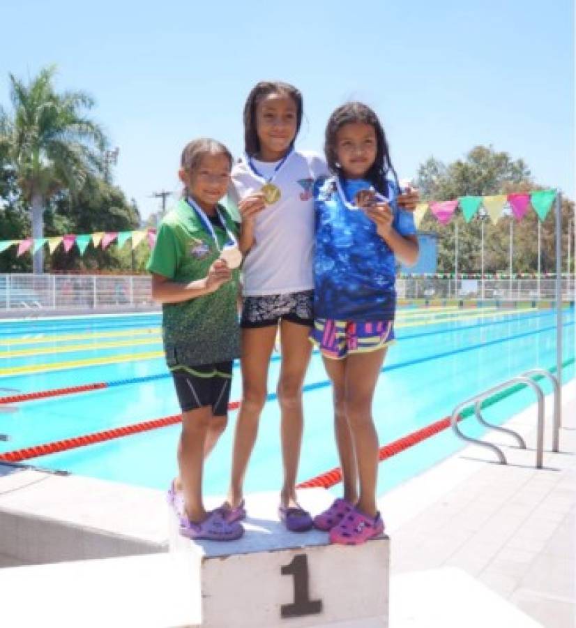 Alegría y deportivismo: Las mejores imágenes del campeonato nacional de natación