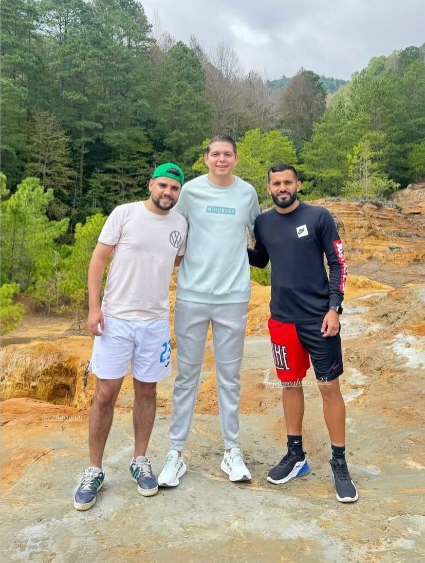 De luna de miel, en motocicleta y en la naturaleza; así pasan las vacaciones los jugadores de la liga Nacional de Honduras