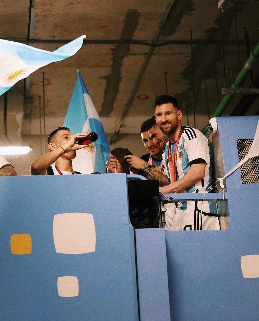 Messi es exaltado: festejo por los aires, Antonella rompe en llanto, hizo recordar a Maradona y el detalle de la camiseta Argentina