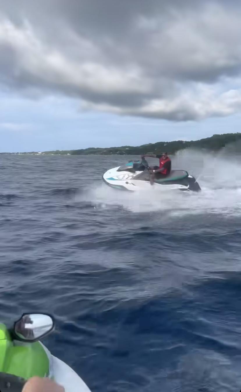 Tomó nueva decisión en redes: Así presume Romell Quioto sus vacaciones tras ser separado de la Selección