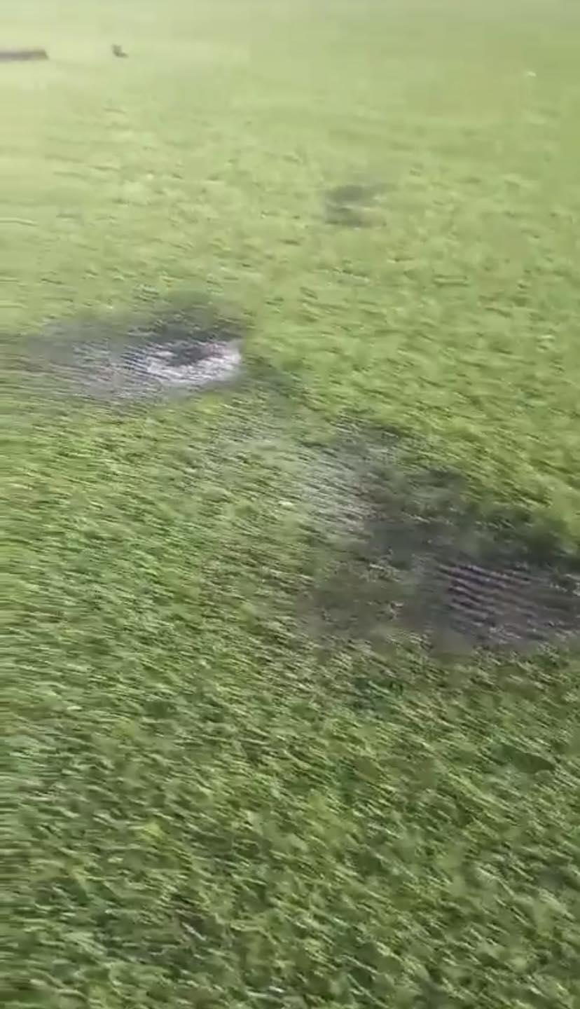 Tremendos huecos: ¡los severos daños que sufre la costosa cancha del Estadio Nacional por quema de pólvora!
