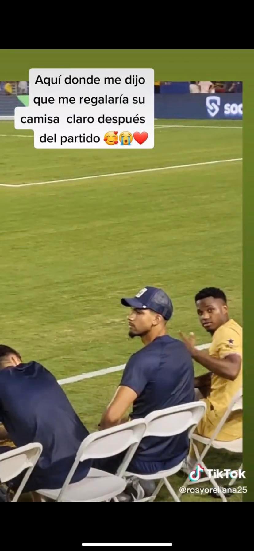 ¿Le dio un regalo? Los airados gritos de una hondureña al jugador del Barcelona, Ansu Fati; la genial reacción del crack y el ofrecimiento de baleadas