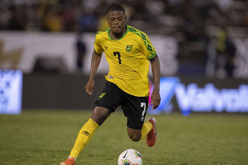Concacaf: Futbolista de Jamaica renuncia a la selección y explica la inesperada razón: “Nos dan camisetas de mujer...”
