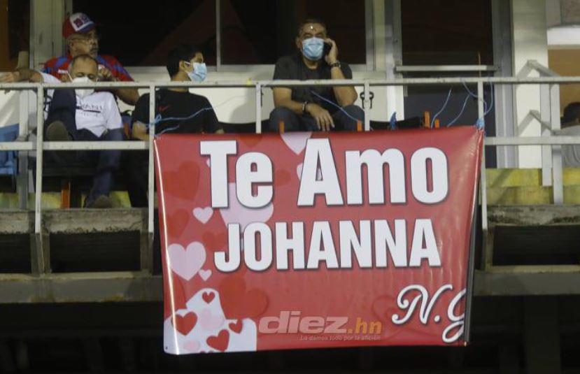 Las fotos más curiosas que dejó la jornada 5: chicas bellas, Héctor Vargas en el Morazán ¡y sub-20 de Victoria debuta sin jugar!