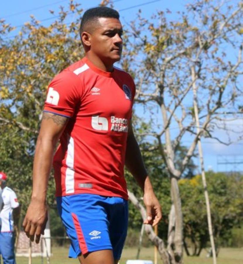 MERCADO: Bryan Acosta a la MLS, Olimpia confirma cuatro bajas y Thomas es noticia