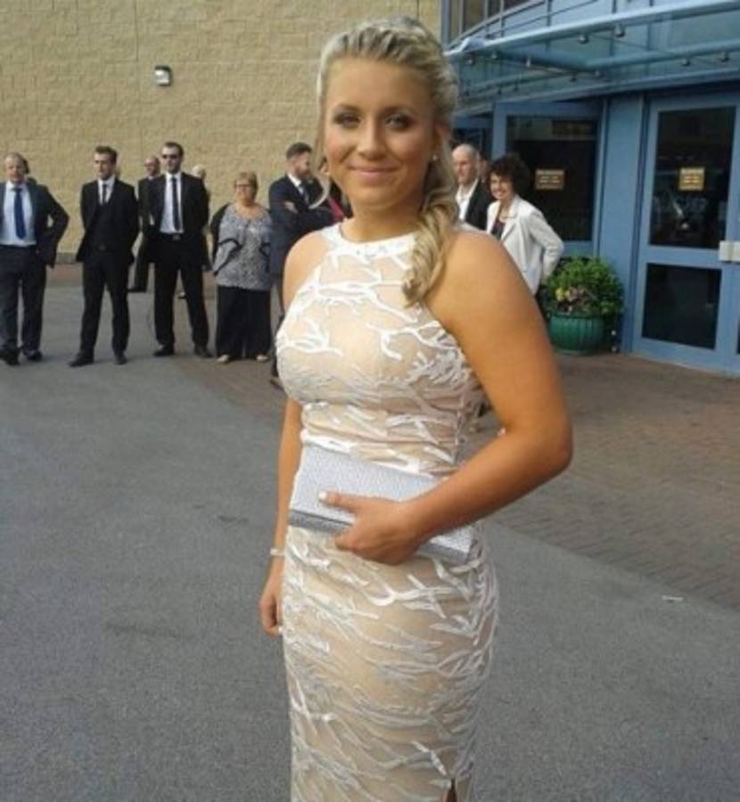 La bella portera del Liverpool sufre un escalofriante corte en la cabeza y muestra su cicatriz