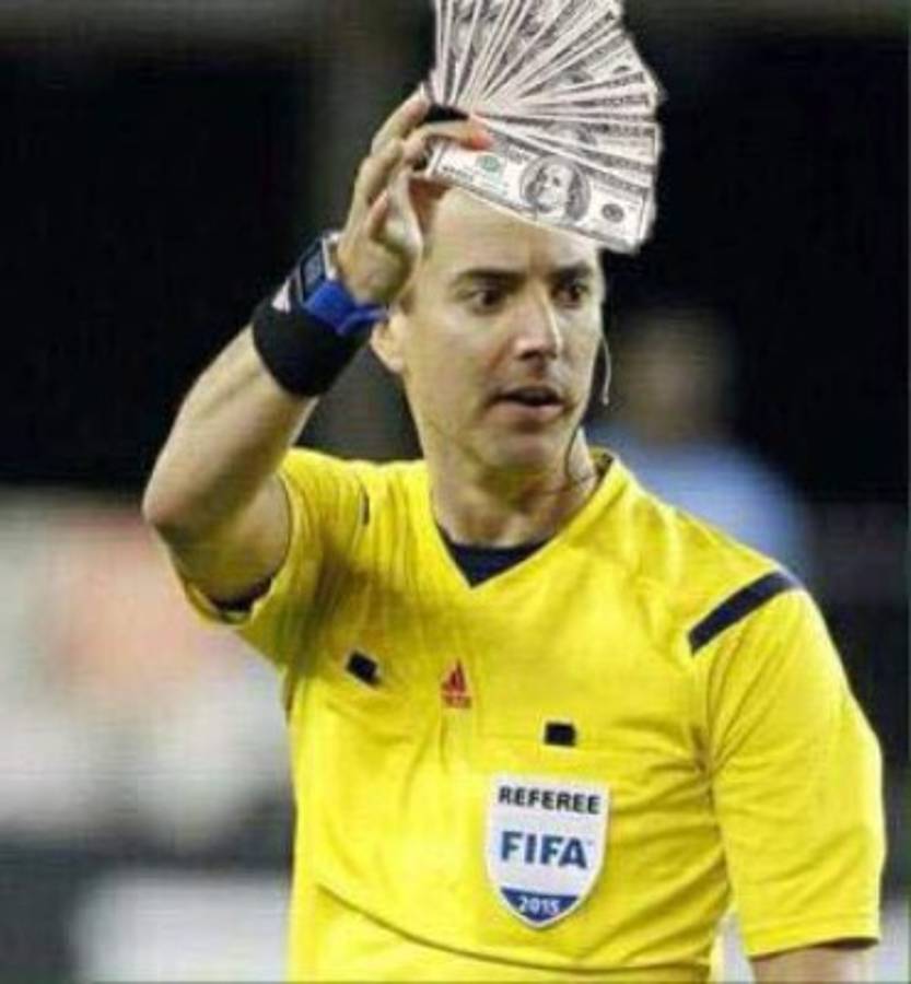 Fusilan con memes a Mark Geiger por arbitraje a favor de México