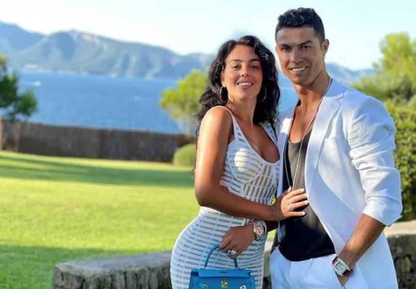 Brutal: Filtran los millones que gasta Cristiano Ronaldo junto a Georgina Rodríguez en sus lujosas vacaciones tras la tragedia