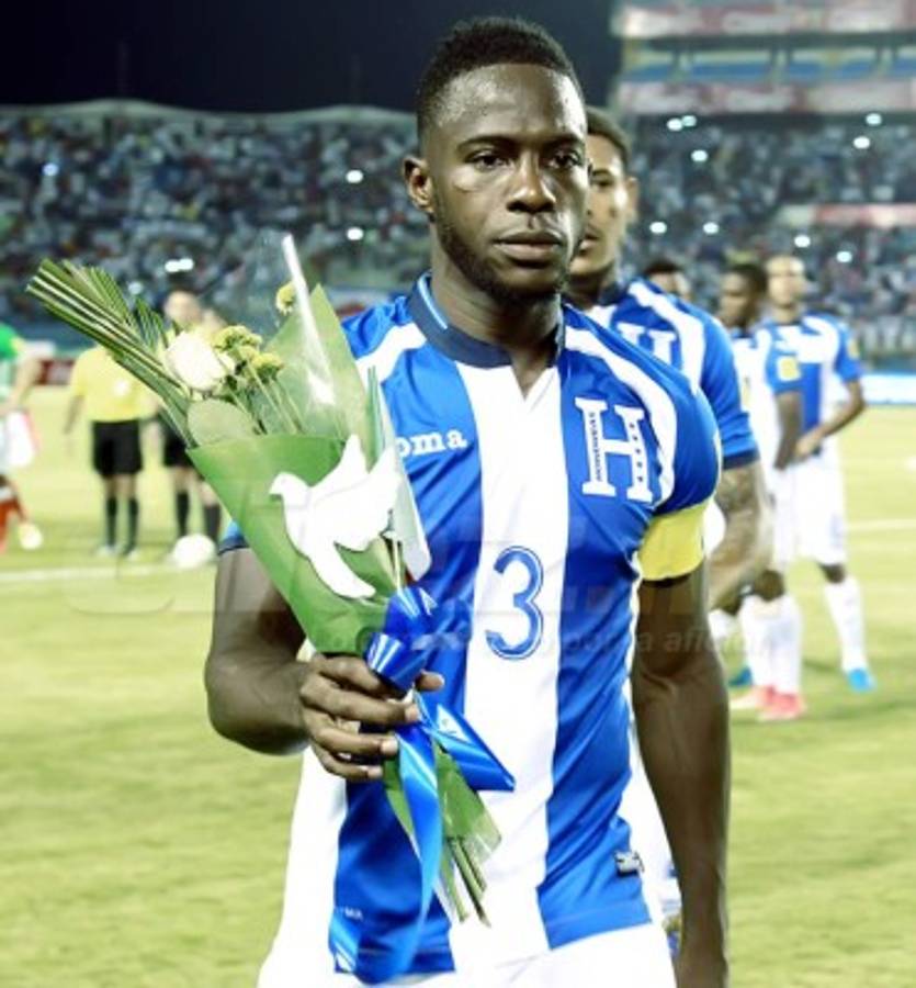 CURIOSAS: Espontáneos en el estadio Olímpico y flores para México
