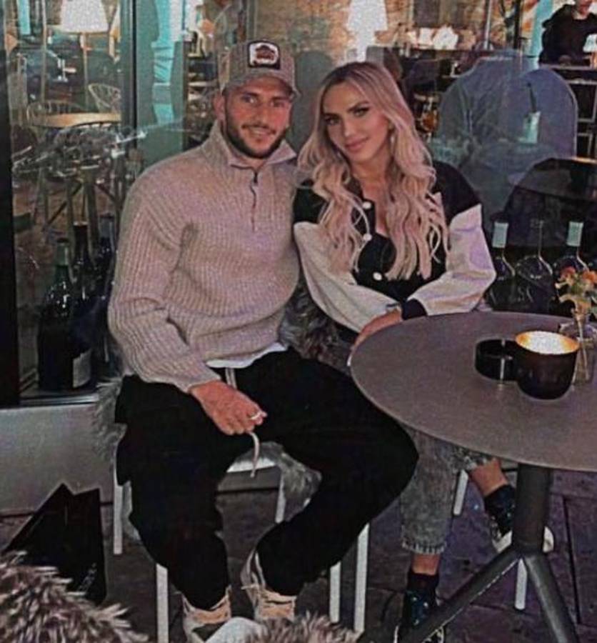 Las redes alucinan con la madre de un futbolista que triunfa como influencer: “Parece su novia”