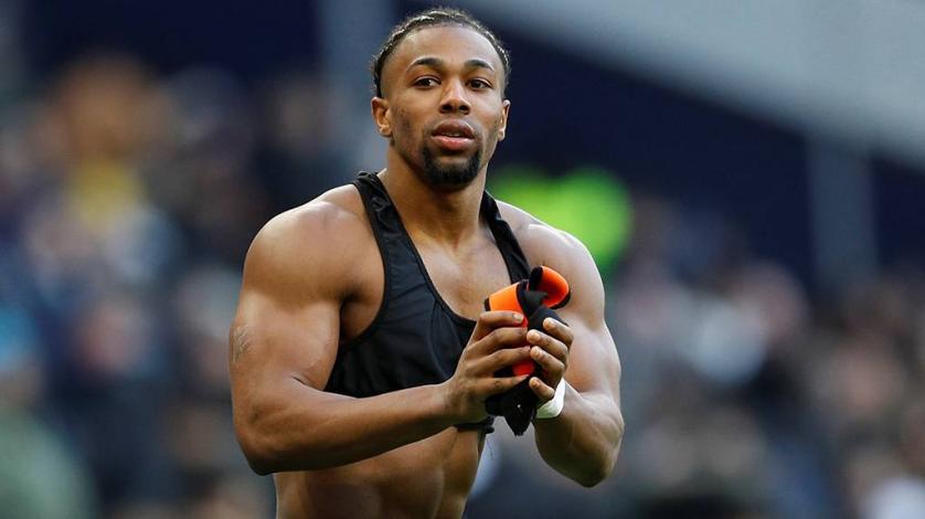 Irreconocible: El increíble antes y después del nuevo fichaje del Barcelona; se pone aceite de bebé en los juegos