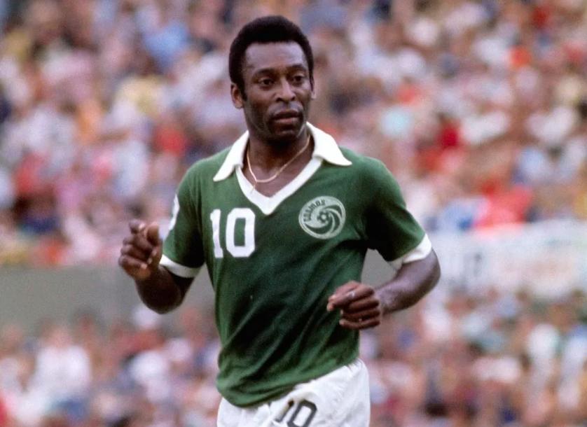 Barcelona tiene nuevo portero: las grandes figuras que salieron del retiro y uno lo hizo con 45 años