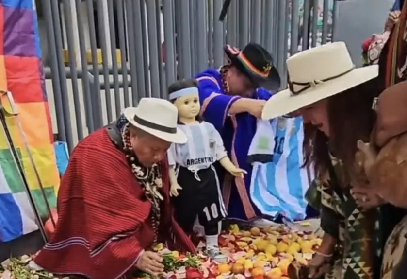 Muñecos, alfileres y hasta espadas de acero: la brujería que hacen en Perú para frenar esta noche a Messi