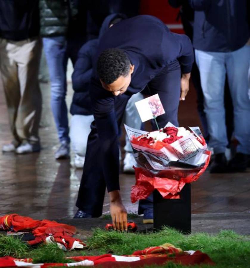 Real Madrid visitó el altar de Diogo Jota en Anfield y la carta de Alexander-Arnold: Te echo de menos compañero...