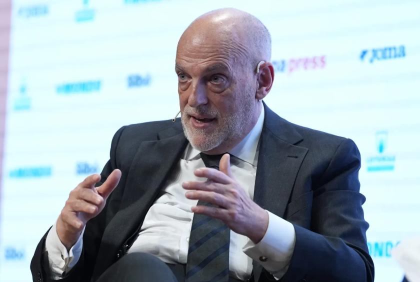 Javier Tebas rechaza los torneos como el Mundial de Clubes que solo alteran las Ligas nacionales, según su opinión.