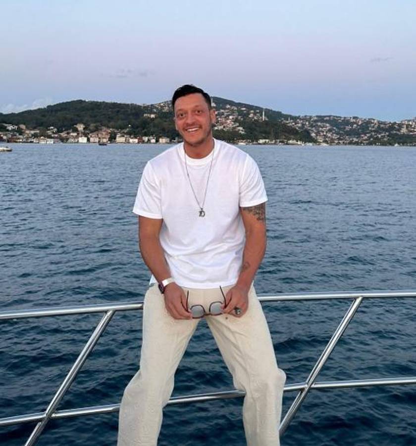 Mesut Ozil sigue sorprendiendo: brutal cambio físico y su nueva vida en Turquía alejado del fútbol