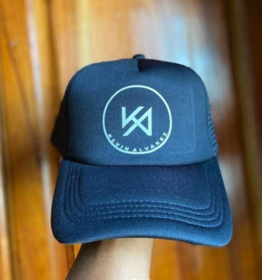 ¡Es de lujo! Kevin Álvarez, seleccionado hondureño, lanza su propia marca y línea de ropa