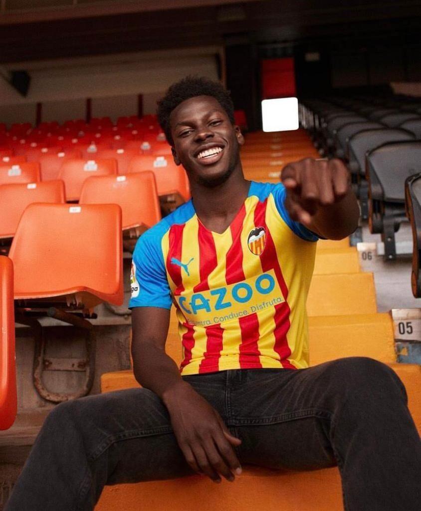 PSG y el City muestran sus nuevas camisas: Así son los uniformes de los mejores equipos del mundo para la próxima campaña