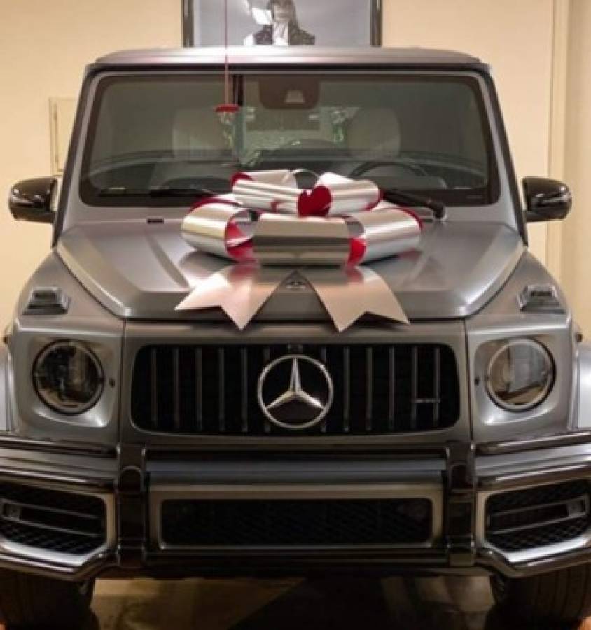Floyd Mayweather le regala a su hija de navidad un Mercedes-Benz de 180 mil dólares