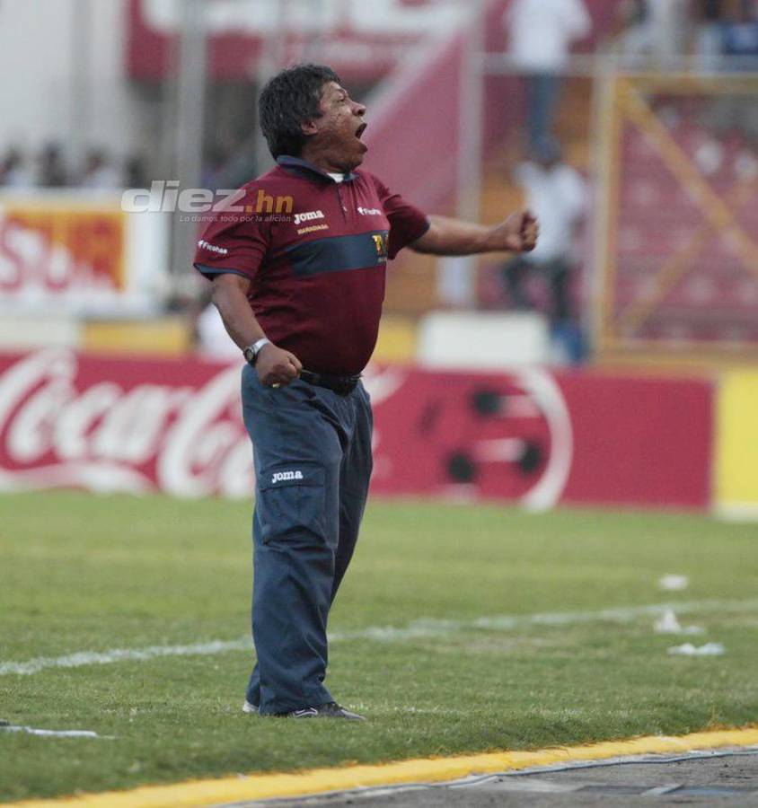 Fotos inéditas del clásico Motagua-Olimpia: Agarrones de pelo, Noel penaleando y camisas rotas
