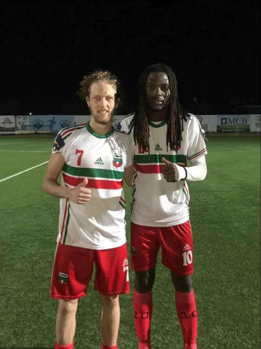 ¡Impactante! Futbolista disputó la final de un Mundial y ahora vive en la calle: “Le di dinero y corrió a comprar comida”