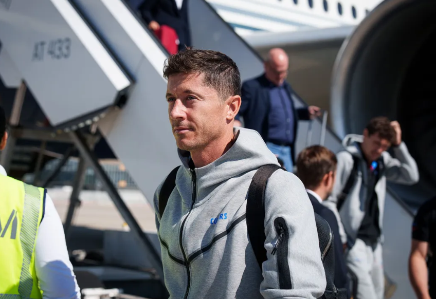 Lewandowski regresa a Múnich: el entrenamiento del Barcelona en el Allianz Arena; Koundé y Memphis tirando rostro