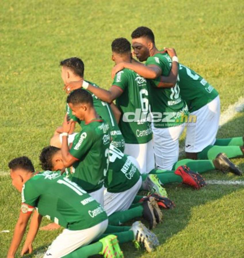 CURIOSAS: El cronómetro de Óscar Moncada y las indicaciones de Diego Vázquez desde afuera