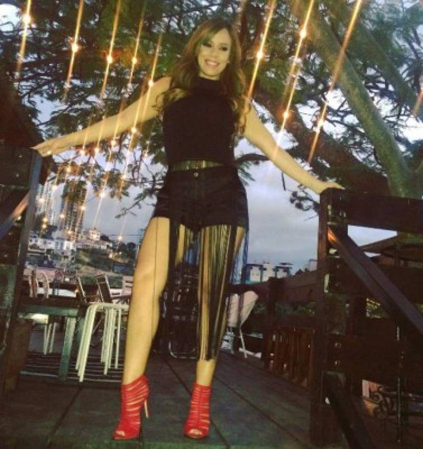 Las 20 mejores fotos de la hermosa Paola Lazzaroni en Instagram